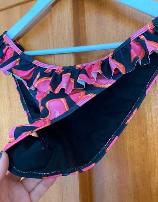 Cueca e top Bikini toranjas usado