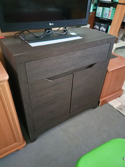 Komoda stan dobry z półkami !!!