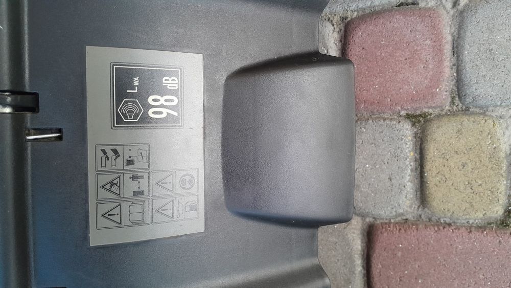 Газонокосарка бензинова самохідна Einhell.