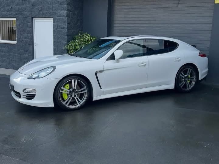 Porsche Panamera V6 250cv | Caixa Automática | Teto Abrir | Pele |