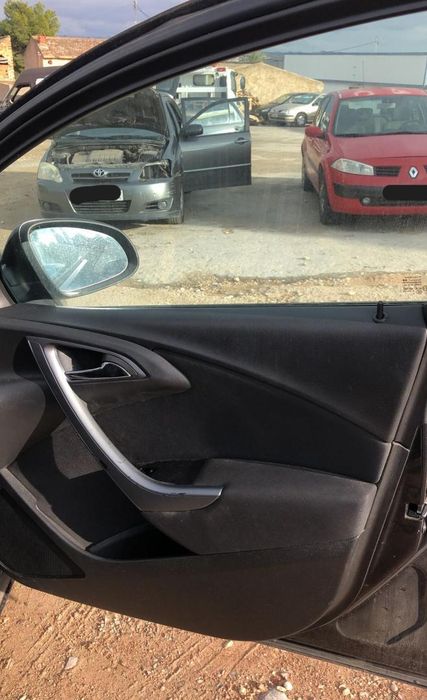 Injetor Opel Astra J Berlina 5P