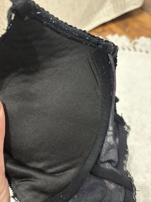 Biustonosz braletka H&M czarny w kwiaty 75B