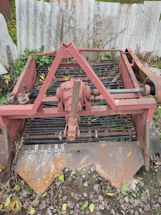 Продам картоплекопалку двухрядну