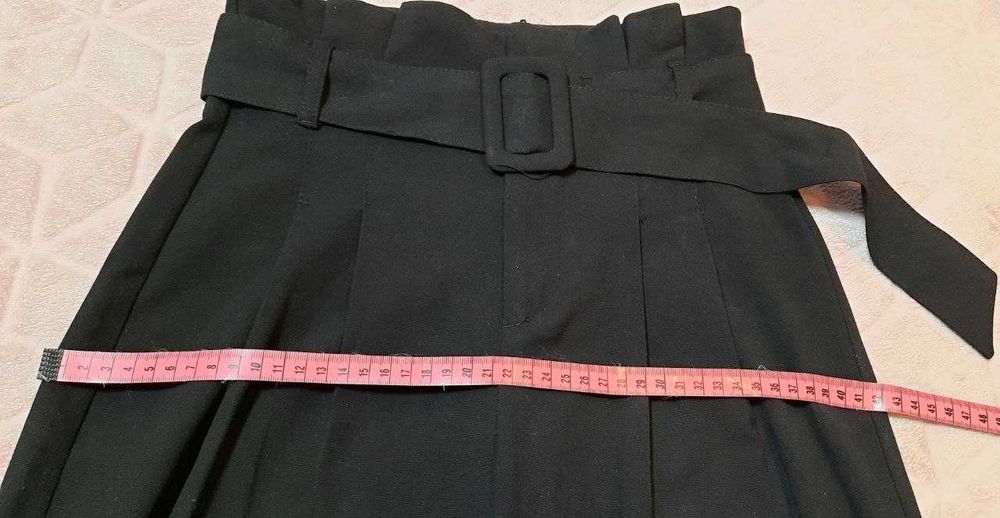 Трендові чорні брюки з високою посадкою Bershka