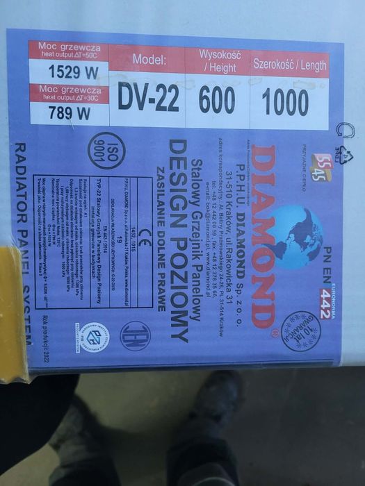 Nowy grzejnik 600x1000mm wraz z glowica w zestawie