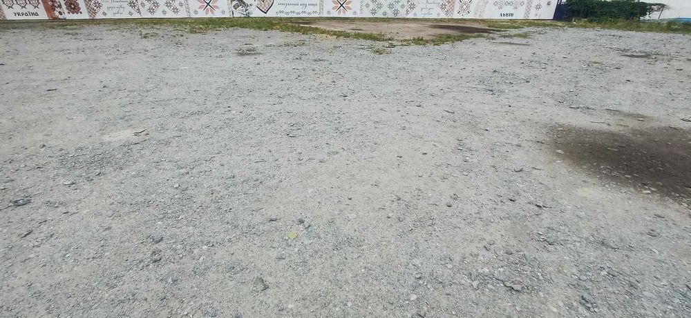 Оренда відкритої площадки площею від 100 до 500м2 та складських приміщень 30-60 м2 у Львові