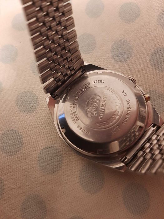 часы Ориент с хрустальным стеклом