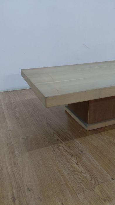 Mesas de  centro variadas (envernizadas e em bruto) a partir de 30 euros