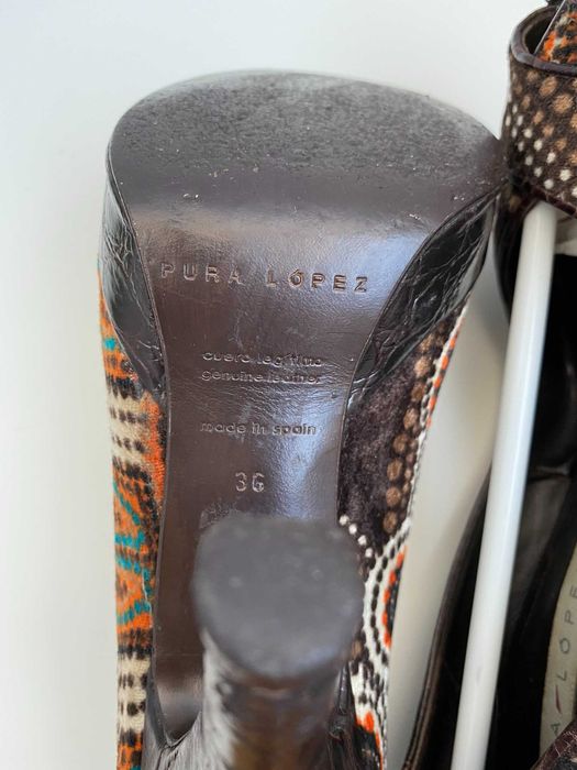 Par de sapatos  veludo colorido _ Pura Lopez