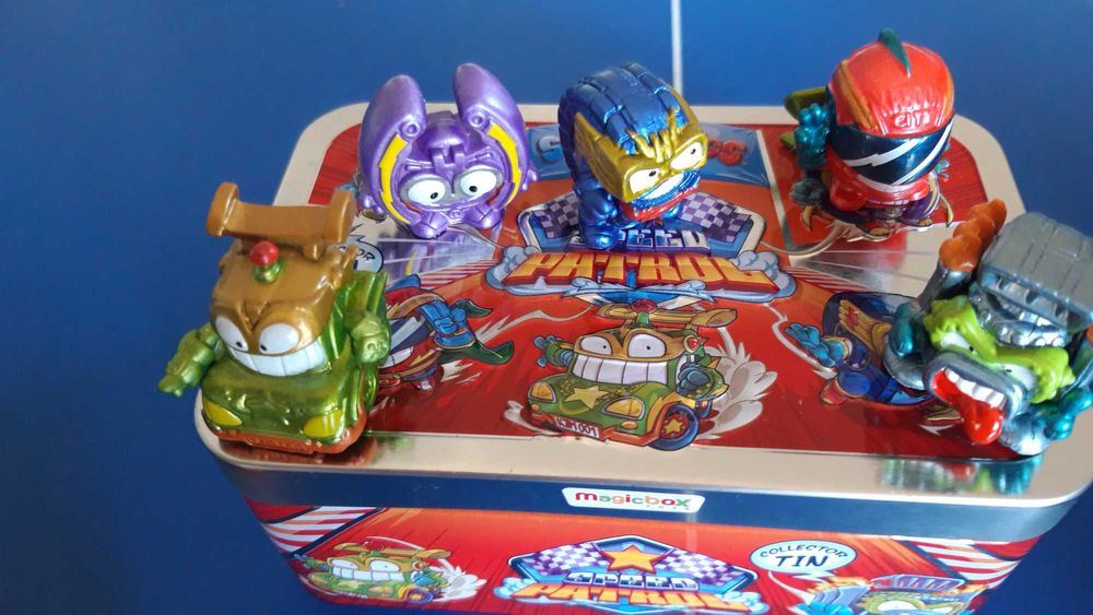 Super zings figurki +puszka