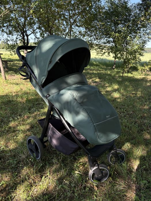 Дитяча прогулянкова коляска Carrello Bravo