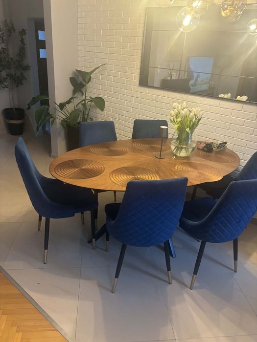 Stół z krzesłami. Super cena.