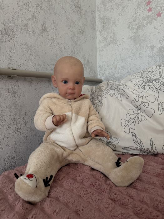 Лялька meggi схожа на справжню дитину мʼяке тіло, ця лялька важить 1-2 кг