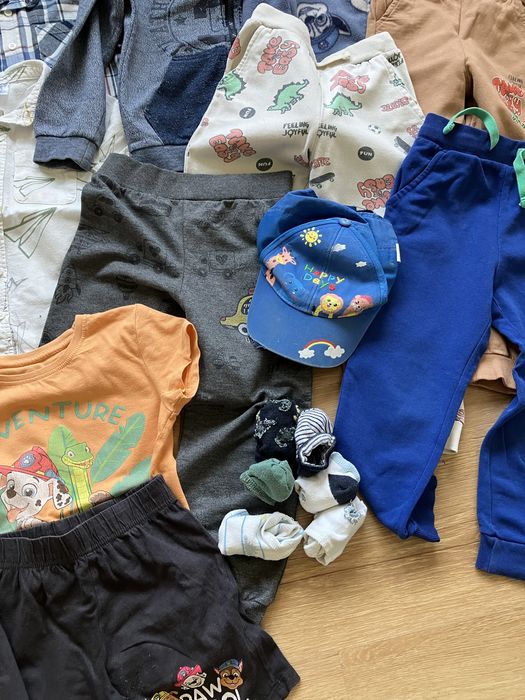 Zestaw ubrań r. 110/116