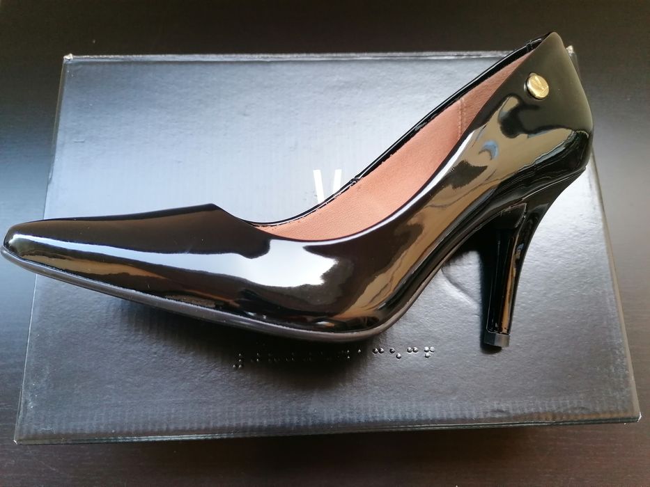 Sapato NOVO Stilleto Preto em Verniz 38