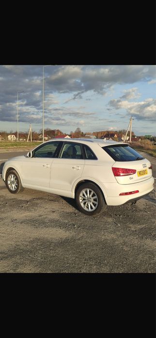 Продам Audi Q3.