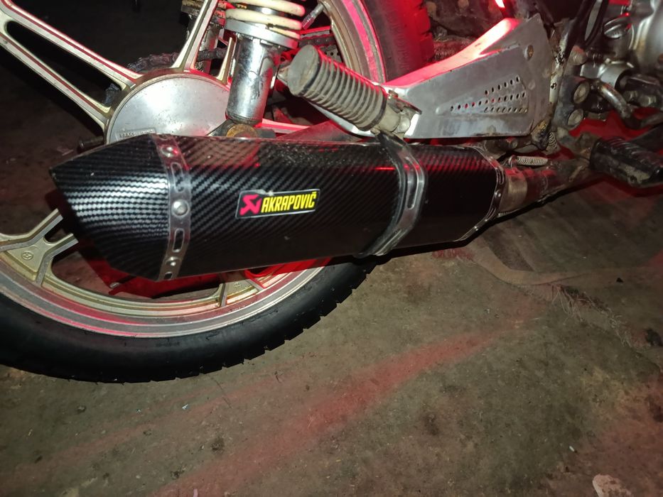 Вихлоп Acrapovic майже новий
