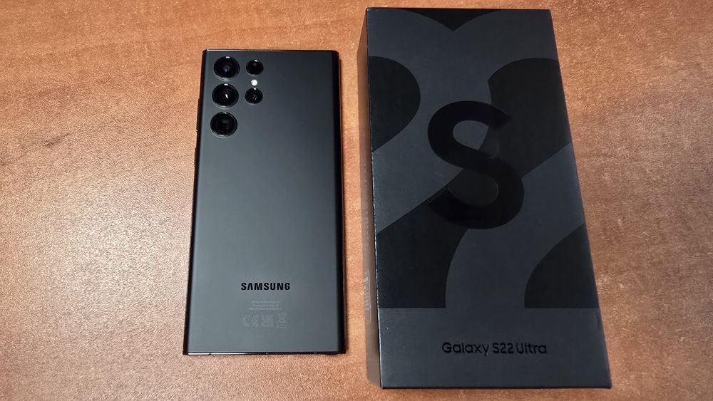 Samsung Galaxy S22 Ultra 5G Dual Sim 128GB/8GB RAM czarny, stan bdb