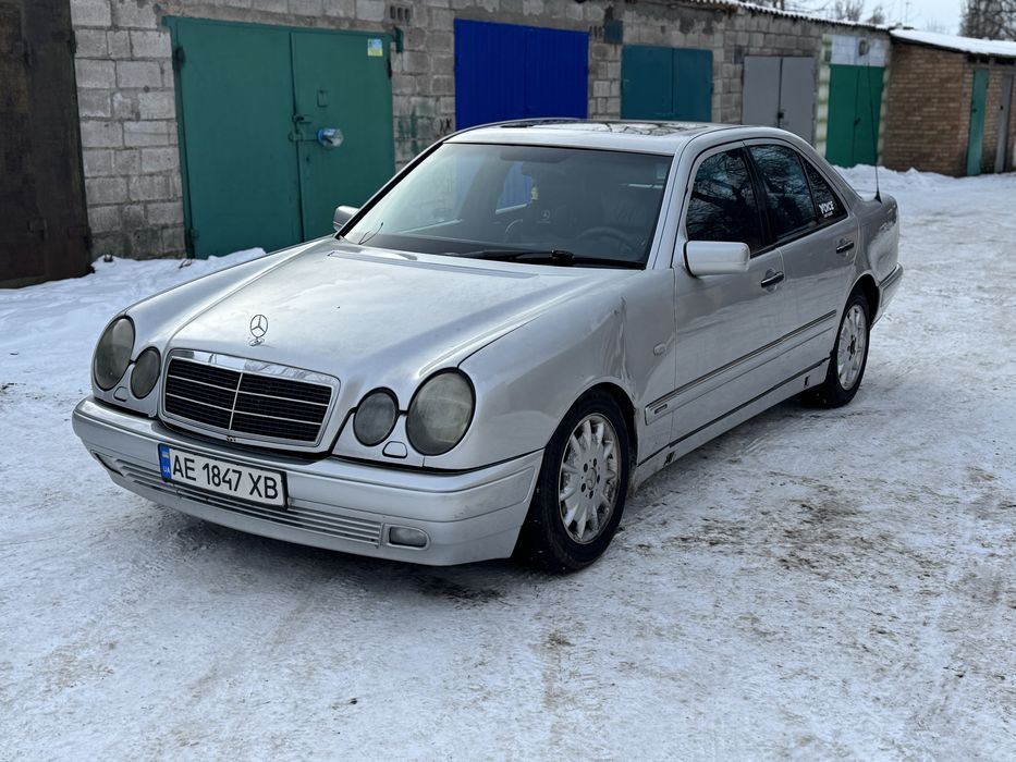 Mercedes-Benz E 320