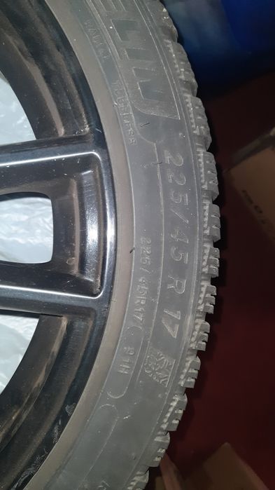 Jantes 17" com pneus inverno 225 45 R17