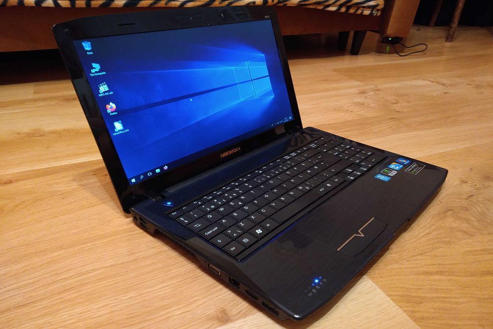 Akoya (Medion) 15.6" Intel B960 (2x2.20GHz), 8Gb Ram, HDD 320GB