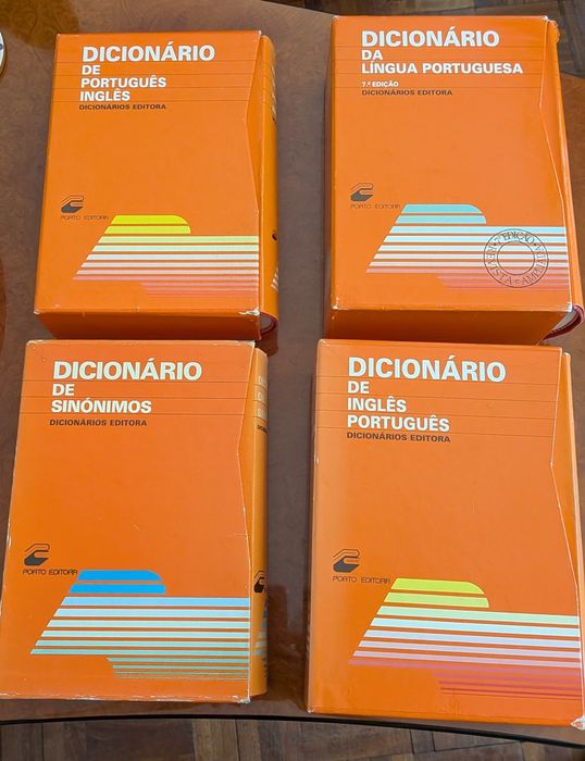 Conjunto de 4 Dicionários Portugueses – Porto Editora (Capa Dura)