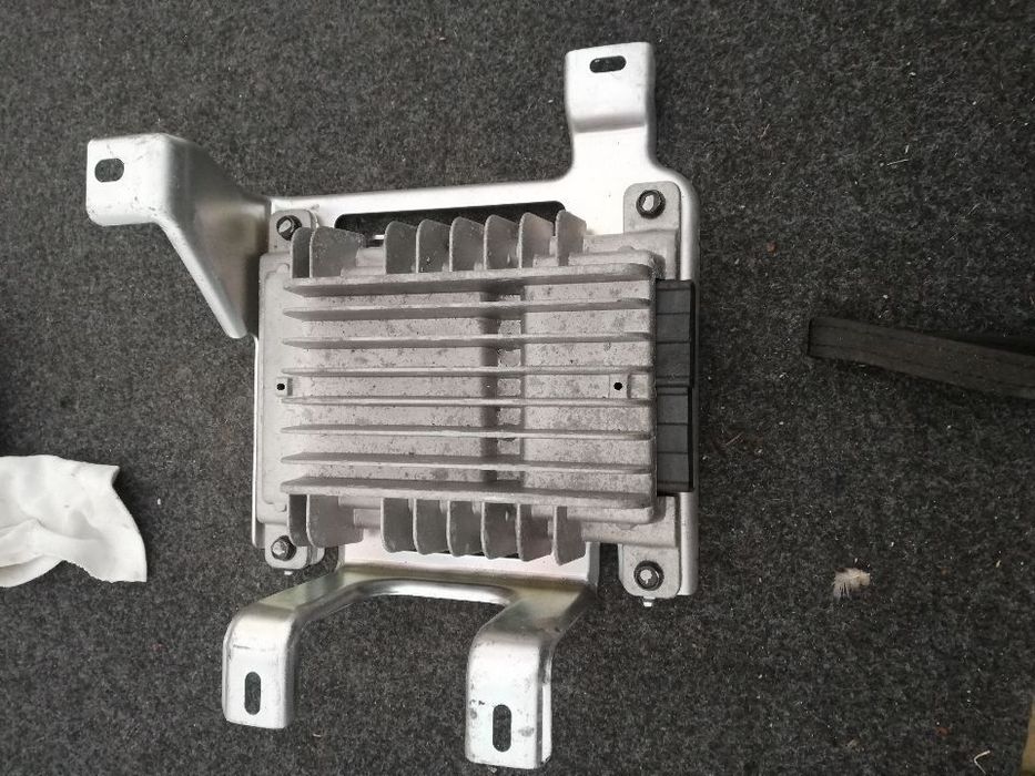 RENAULT KOLEOS WZMACNIACZ 28060-61000