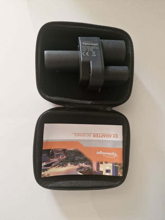 Adapter do Tesli