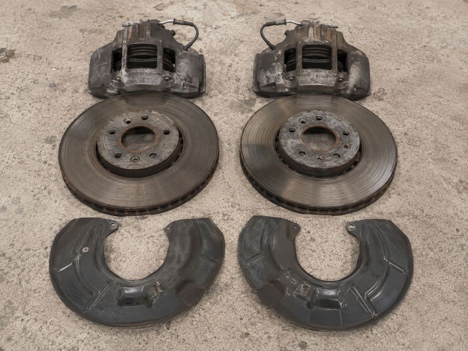 Pinças + Discos + Chapas de Proteção Travões Dianteiros Audi S4 B6 4.2 V8