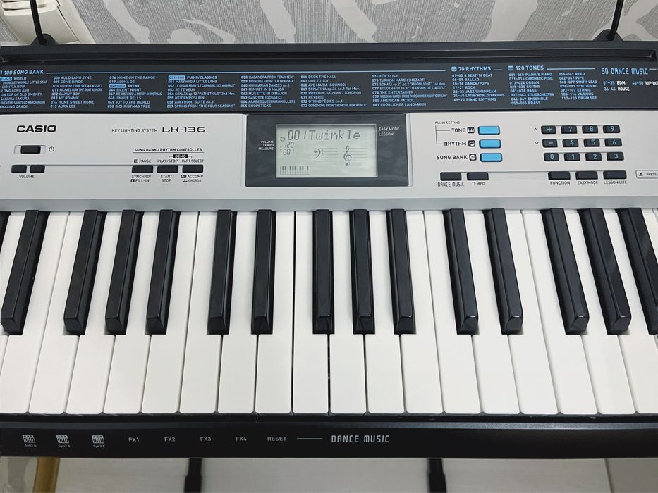 Професійний Синтезатор Casio LK-136!!! Круте Піаніно, Клавіши.
