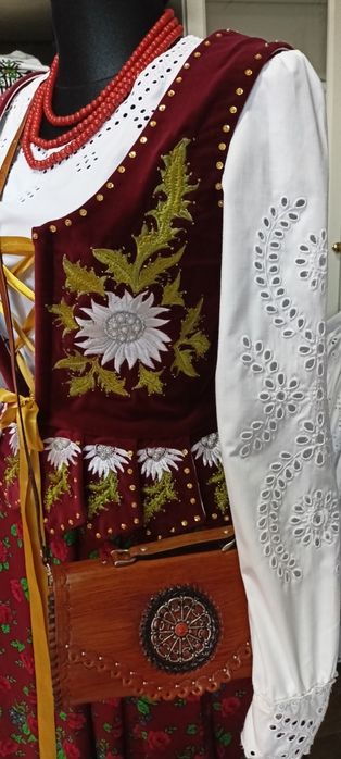 Gorset góralski haftowany wyszywany cekiny blaszki koraliki