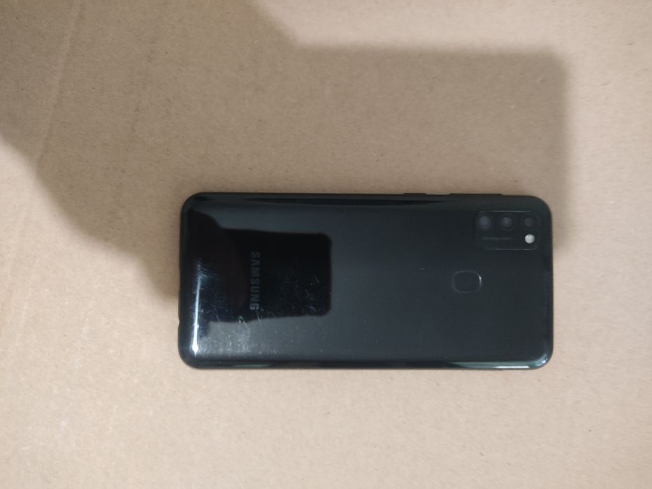 SAMSUNG M21 4-64 и Samsung A20 3-33