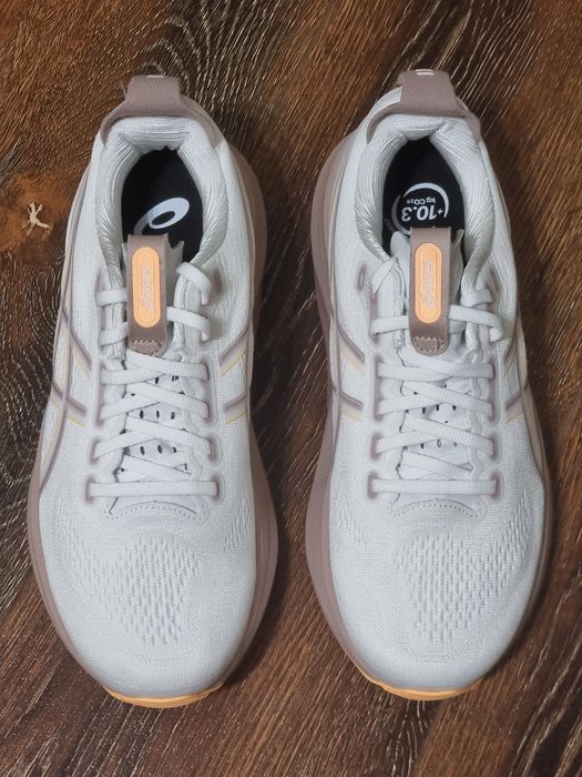 Оригінал 100%  жіночі кросівки asics gel kayano 32  euro 40