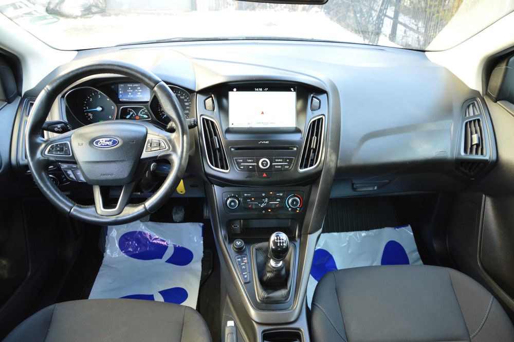 Piękny Focus Z Niemiec Klima Grzane