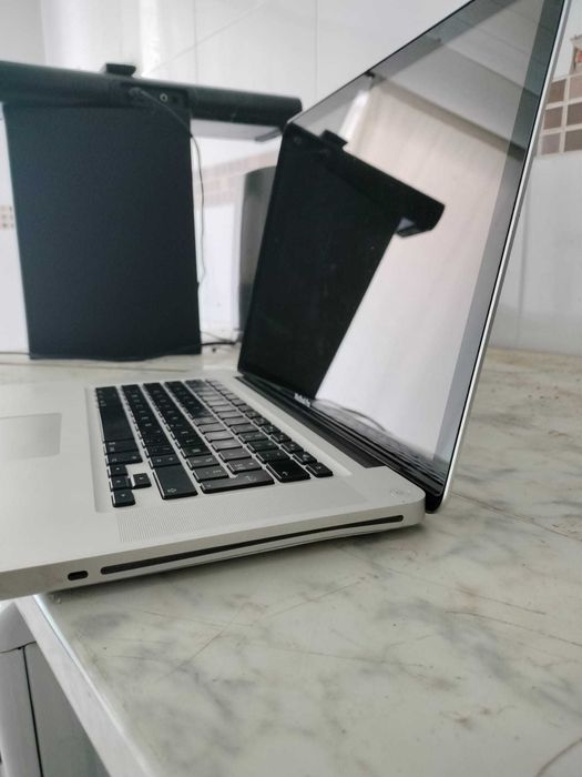 MacBook Pro 15-Inch "Core i7" Mid-2012 2.3 GHz (I7-3615QM)