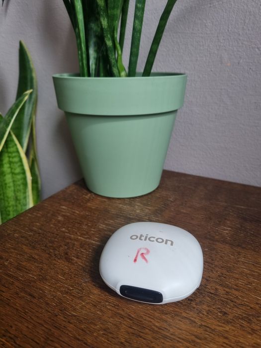 Aparat słuchowy oticon