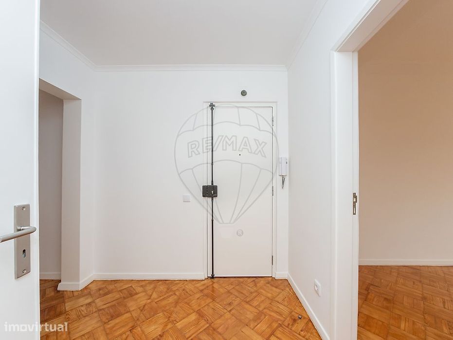 Apartamento T4 para arrendamento