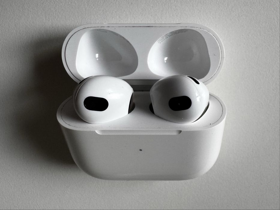 Apple AirPods 3 Оригінальні A2564 (Правий навушник та кейс)
