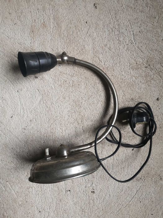 Stara lampka biurkowa