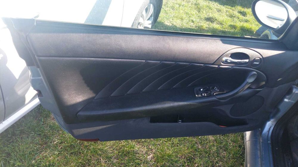 Skórzana tapicerka komplet Alfa Romeo GT bardzo ładna czarna skóra