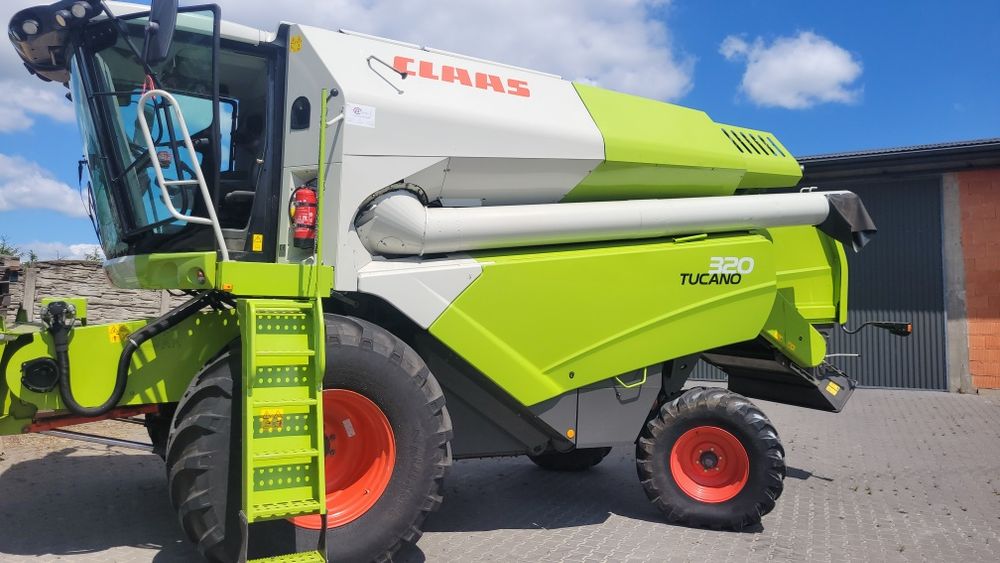 Kombajn zbożowy Claas Tucano 320 4.9m