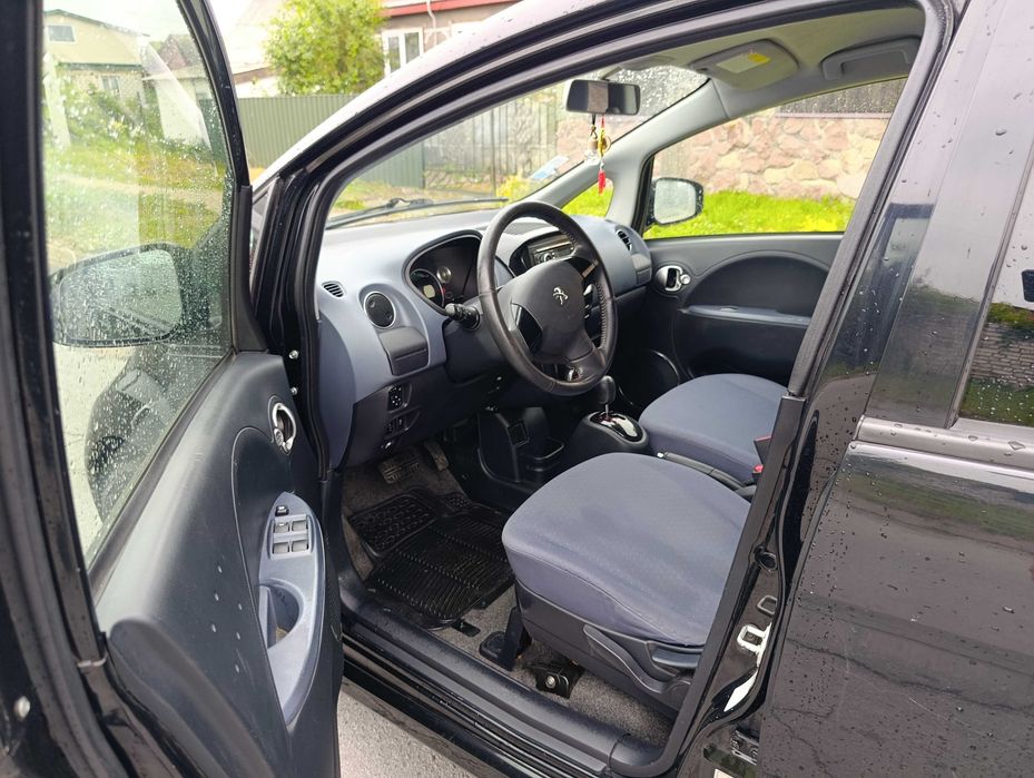 Peugeot iOn 2012 Електро