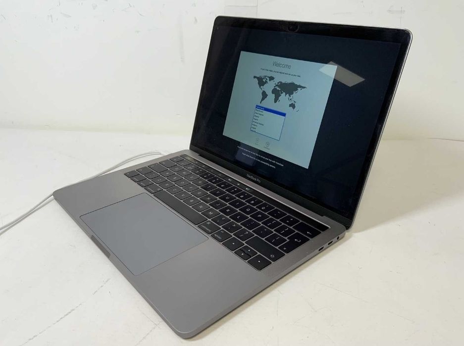 Macbook Pro 13" I7 16 RAM 256 SSD Touchbar64740936699395122
