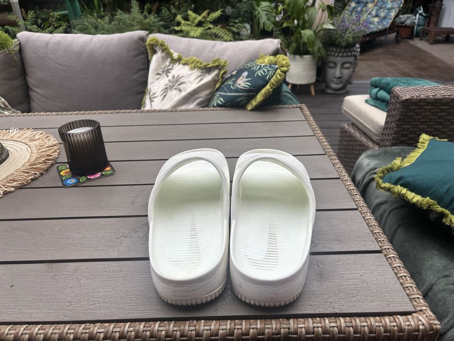 Klapki Nike Calm Slide Białe Sail