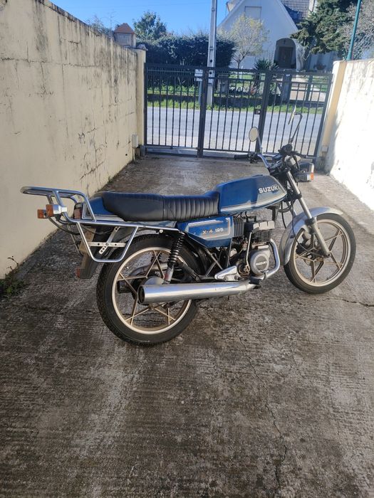 Mota Suzuki 125 bom estado