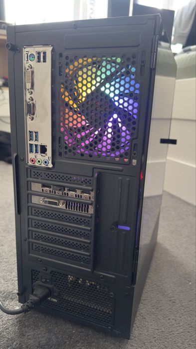 PC Komputer stacjonarny gamingowy GTX 1070TI + Ryzen 5 1600 + 16GB Ram