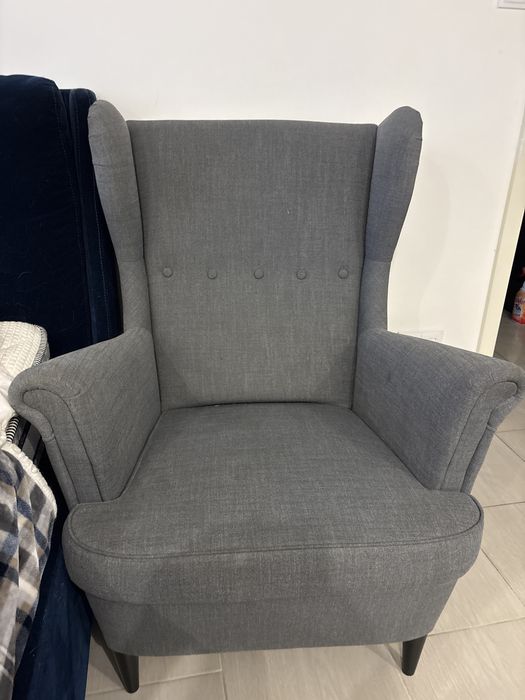 Szary fotel uszak ikea Strandmon