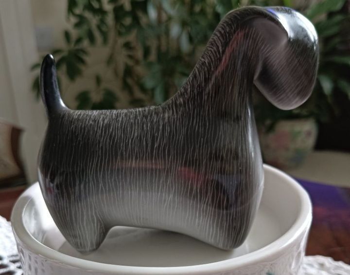 Sealyham Terrier figurka porcelanowa Ćmielów PRL