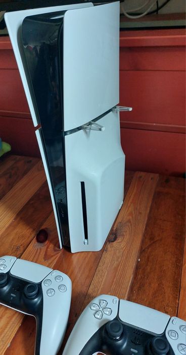 PS5 1TB com leitor CD como nova