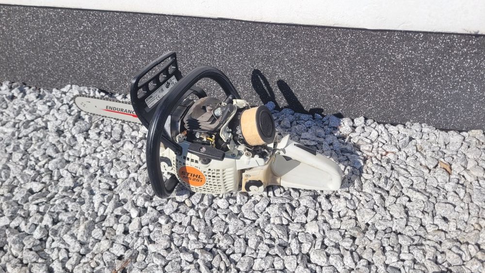 Pilarka Stihl IGla Stan ms251 Moc 3 km